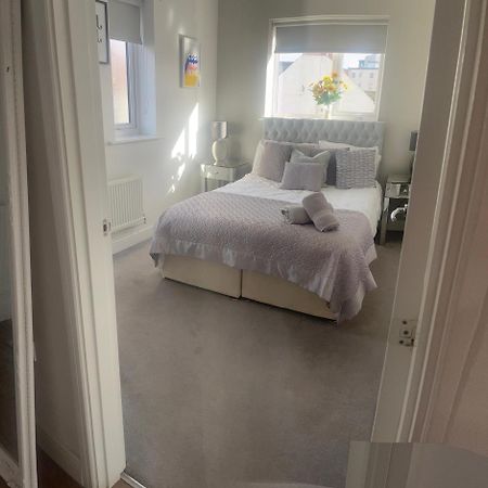 Luxury Riverside 2 Bedroomed Apartment With Balcony Newport  Eksteriør billede