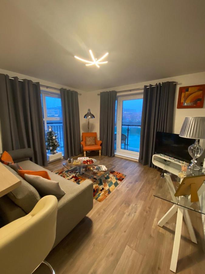 Luxury Riverside 2 Bedroomed Apartment With Balcony Newport  Eksteriør billede