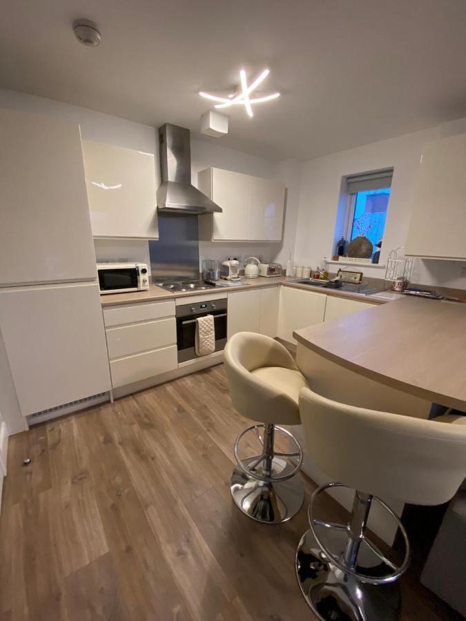 Luxury Riverside 2 Bedroomed Apartment With Balcony Newport  Eksteriør billede
