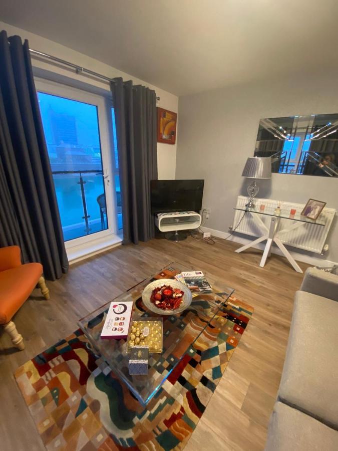 Luxury Riverside 2 Bedroomed Apartment With Balcony Newport  Eksteriør billede