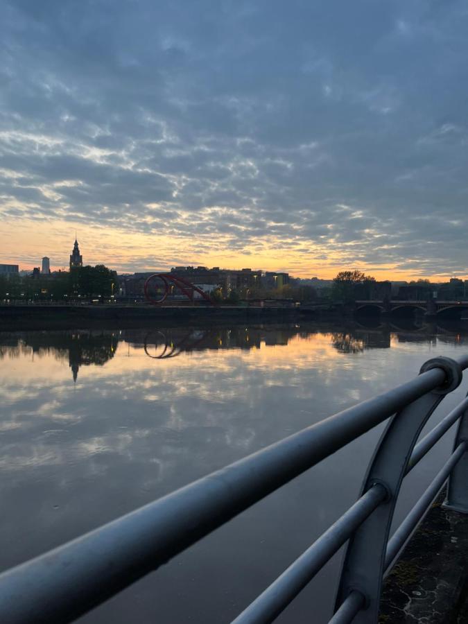 Luxury Riverside 2 Bedroomed Apartment With Balcony Newport  Eksteriør billede