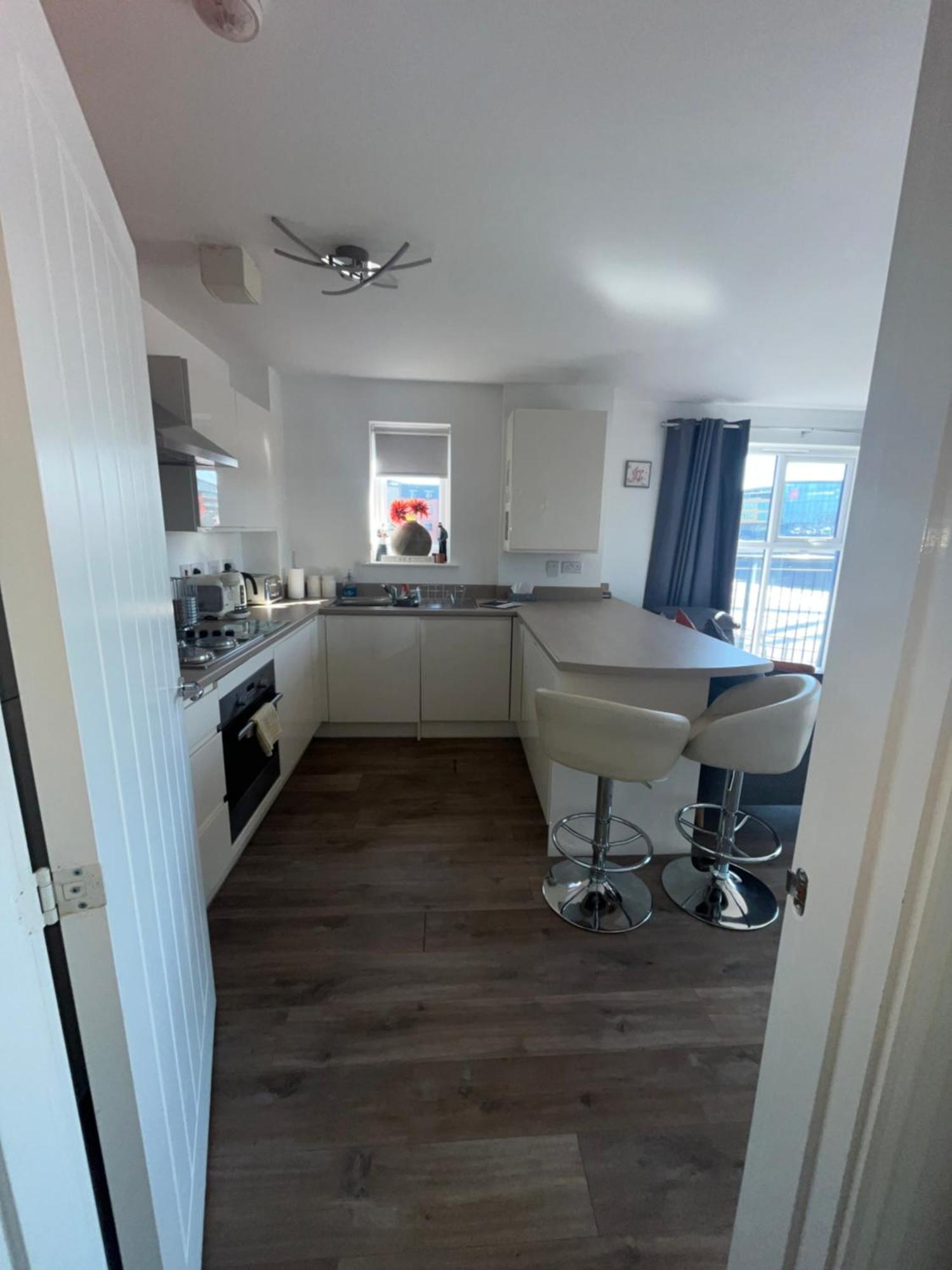 Luxury Riverside 2 Bedroomed Apartment With Balcony Newport  Eksteriør billede