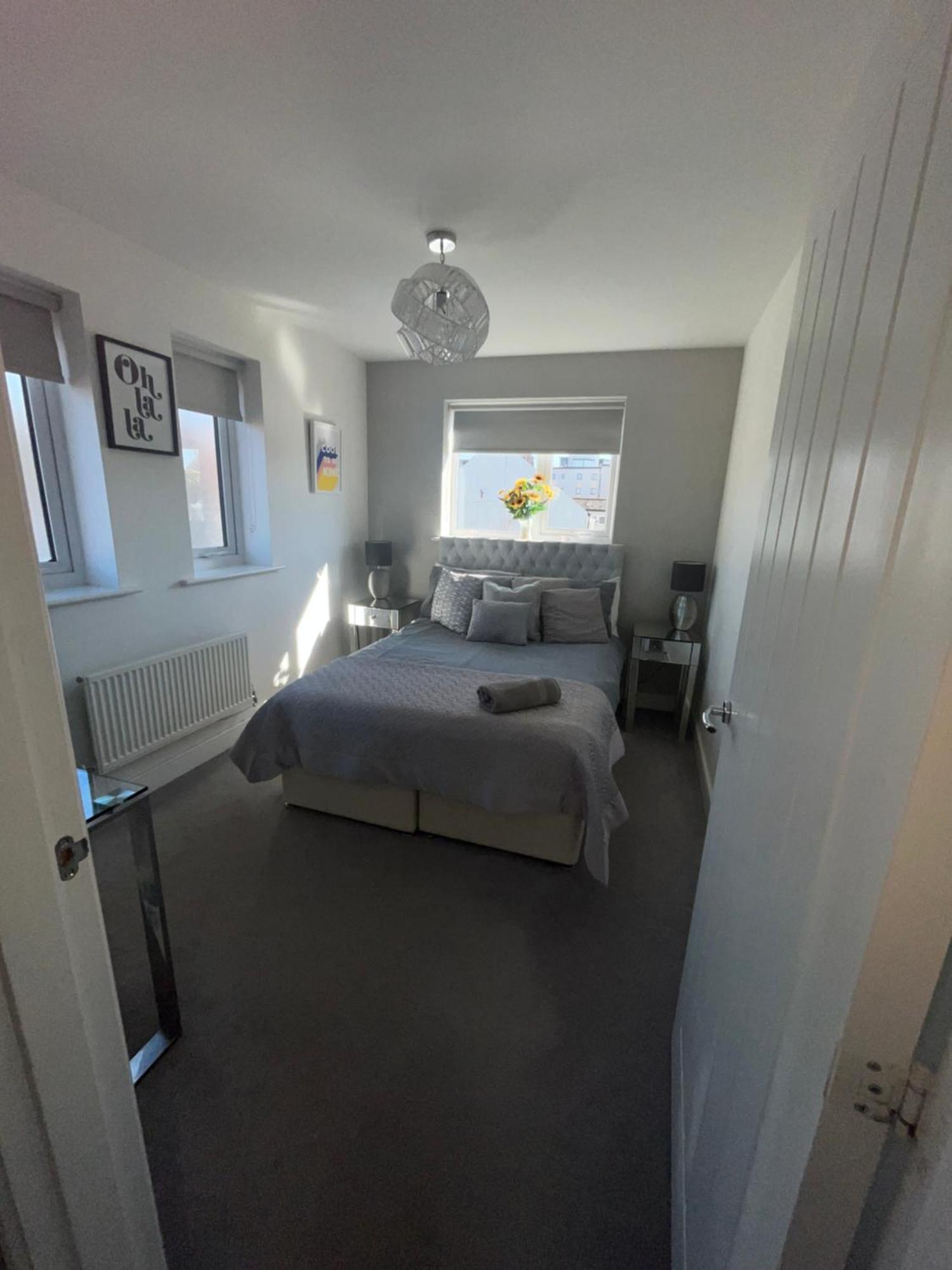 Luxury Riverside 2 Bedroomed Apartment With Balcony Newport  Eksteriør billede