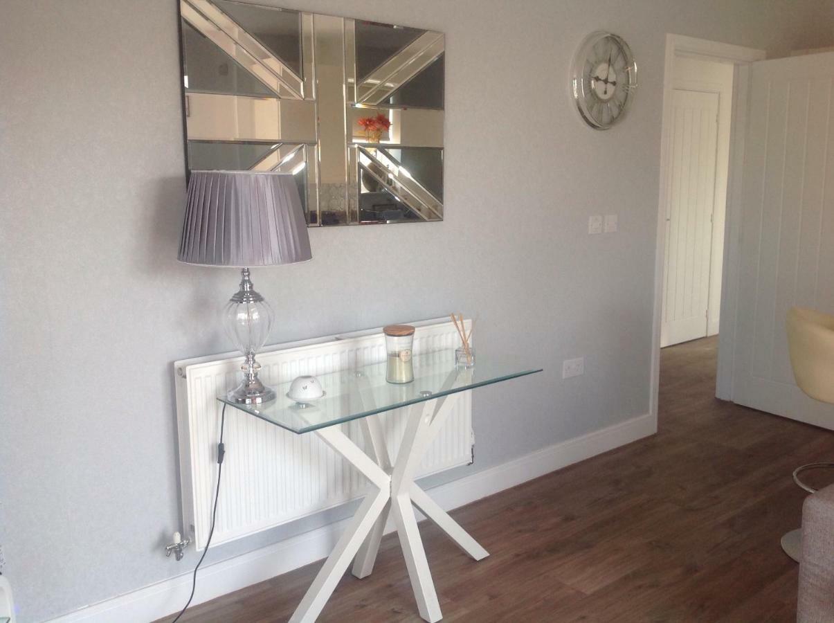 Luxury Riverside 2 Bedroomed Apartment With Balcony Newport  Eksteriør billede