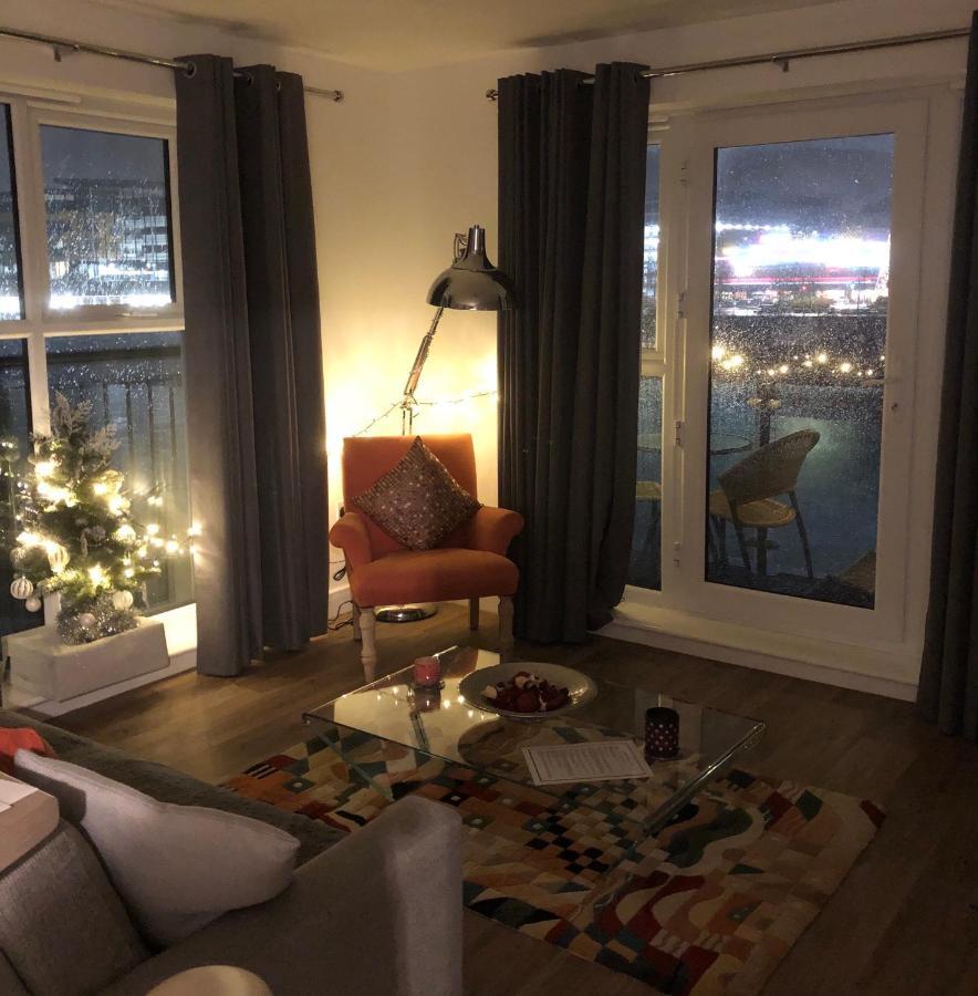 Luxury Riverside 2 Bedroomed Apartment With Balcony Newport  Eksteriør billede